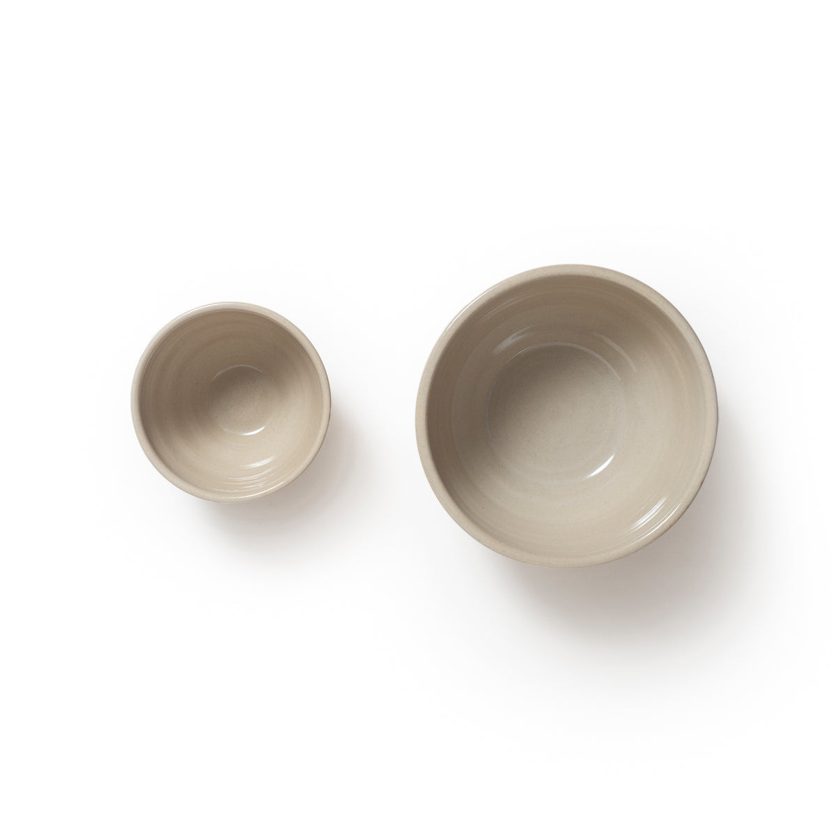 http://cloveandcreek.com/cdn/shop/products/Farmhouse-Pottery-Yelloware-Bowls-02_1200x.jpg?v=1654816034